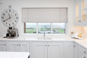 The Beauty & Simplicity of Roman Blinds 